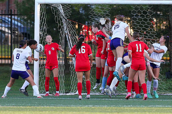IHSAA Class 3A Girls Soccer State Tournament S13 S14 Regional Semifinal