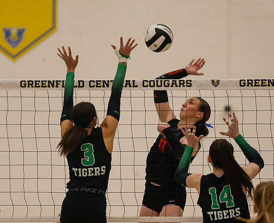 20251027dj CG Regional Volleyball