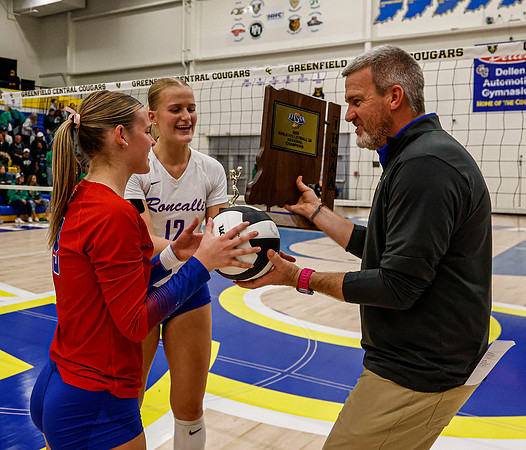 20251027dj Roncalli Regional Volleyball