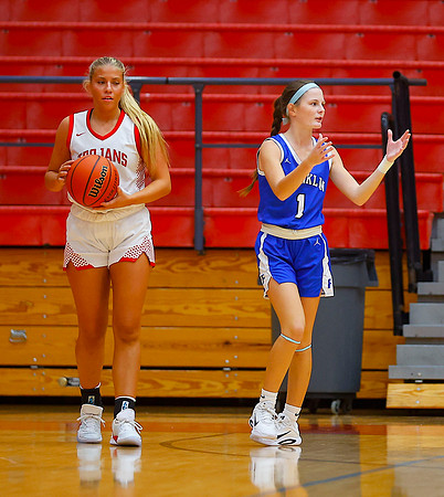 20251203dj FRK at CG Basketball