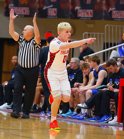20251203dj FRK at CG Basketball