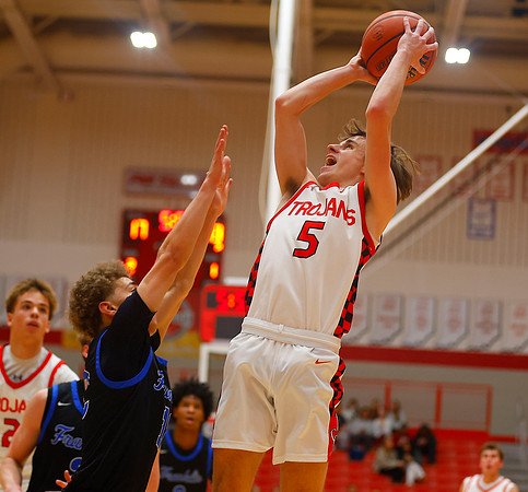 20251203dj FRK at CG Basketball